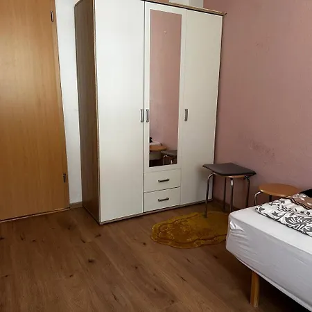 Wg-hostel *