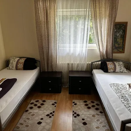 Wg-hostel *